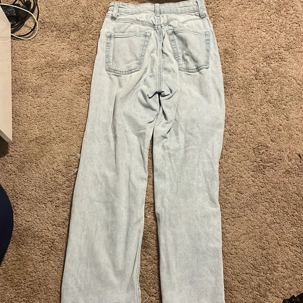 Straight leg ripped jeans - Picture 3 of 3